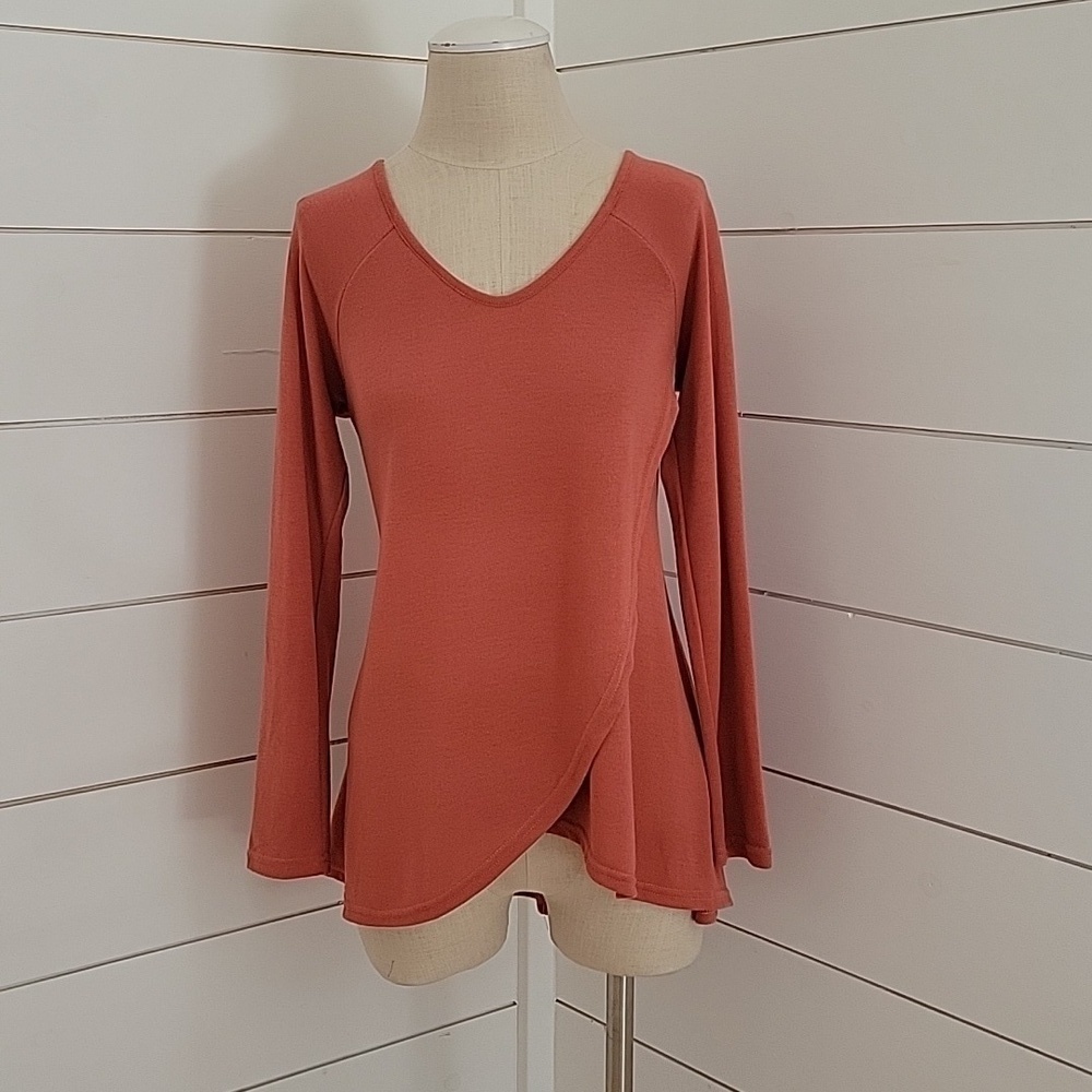 SHE + SKY small top with cutout back